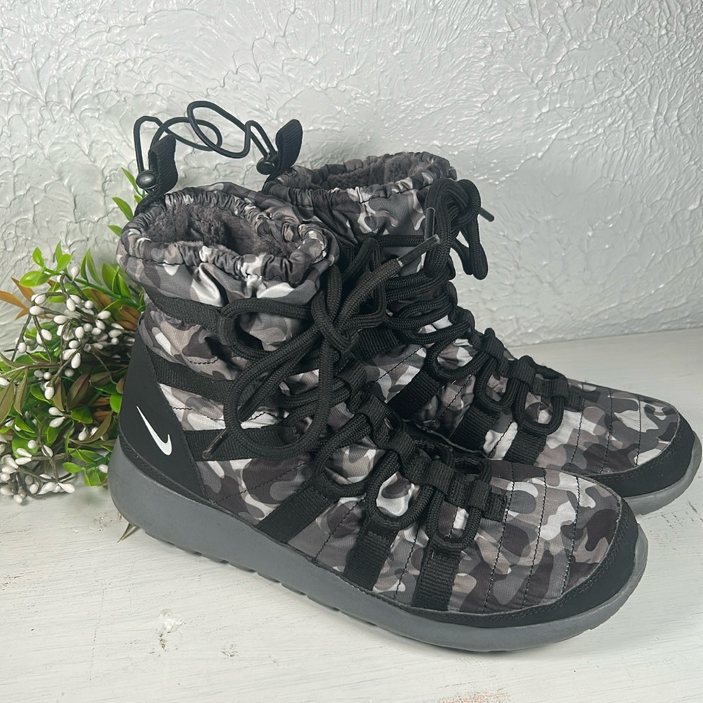 Nike Roshe One Hi Sneakerboots Camouflage  Lined Cold Weather Sneakerboot 8 1/2